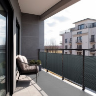 Osłona balkonowa na wymiar. Mata rattanowa dwustronna jasnoszara z cie